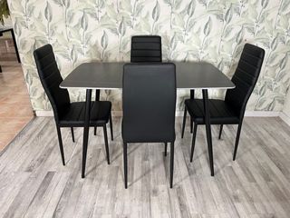MESA DE COMEDOR NEGRO + 4 SILLAS *DT-63*