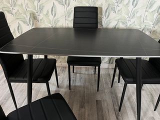 MESA DE COMEDOR NEGRO + 4 SILLAS *DT-63*