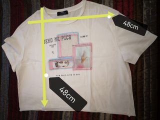 Camiseta corta y ancha Bershka 