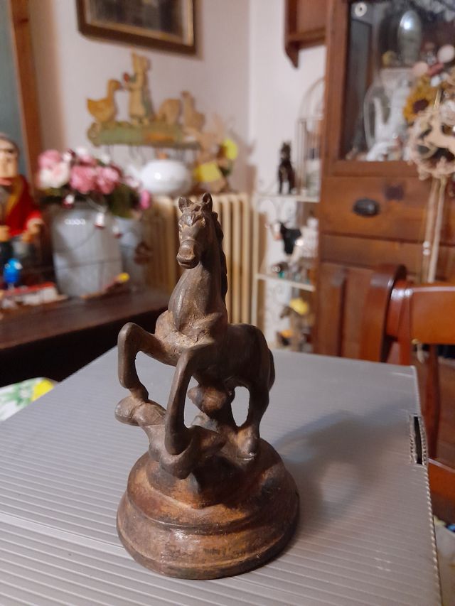 Scultura cavallo bronzo antico
