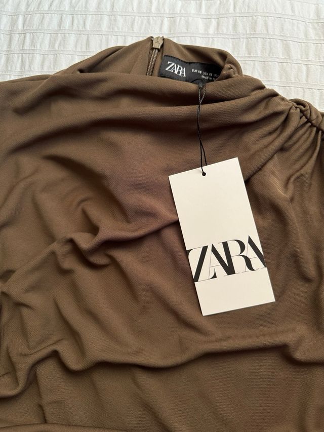 Vestido drapeado Zara