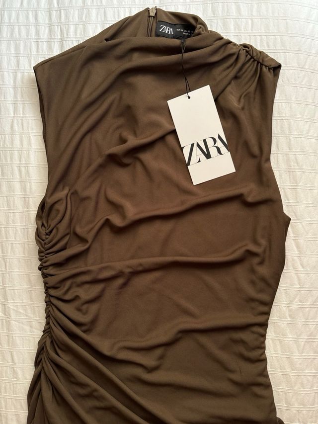 Vestido drapeado Zara