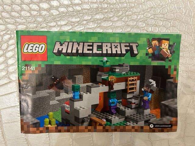 Lego Minecraft la caverna dello zombie