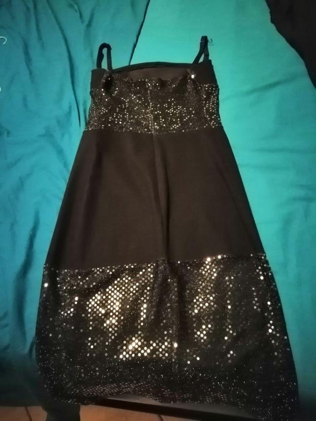 VESTITO CON TRASPARENZE E PAIETTES