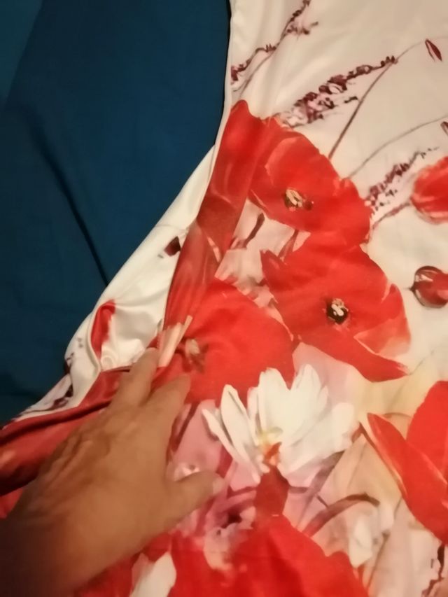 Vestito con papaveri