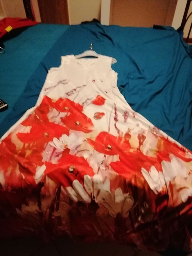Vestito con papaveri