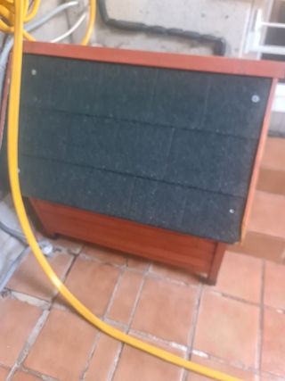 Caseta de madera perro