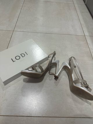 Novia pedrería blanco roto