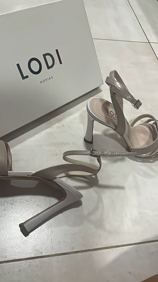 Novia pedrería blanco roto