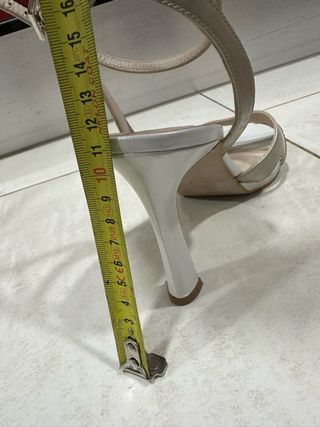 Novia pedrería blanco roto