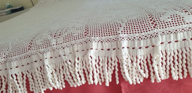 Colcha de ganchillo hecha a mano