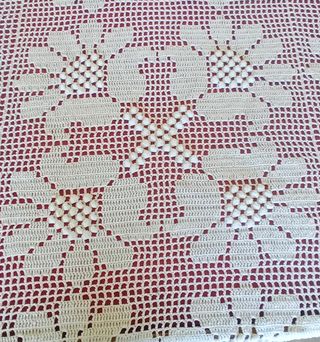 Colcha em crochê feita á mão