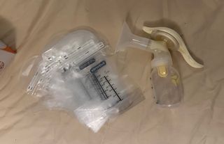 Sacaleches medela harmony y bolsas suavinex