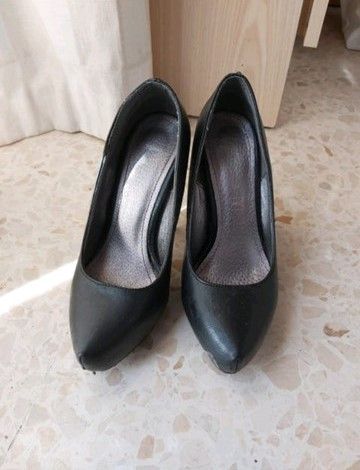 Tacones básicos negros