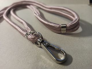 Cordón cuello teléfono móvil