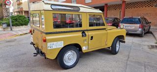 Land Rover Defender 88 1976