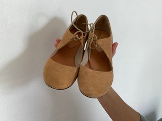 Zapatos de ante beige