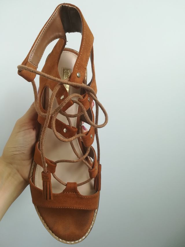 Sandalias tacón Camel Talla 39