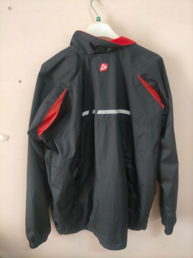 Chaqueta Ciclismo Btwin.