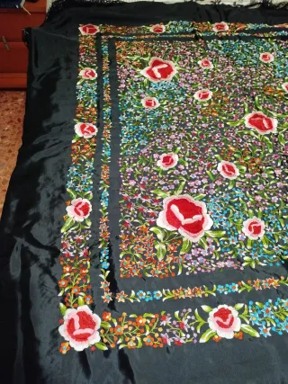 Manton Manila  a estrenar de Raso