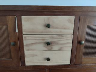 Cómoda madera maciza y dos mesillas