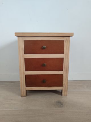 Cómoda madera maciza y dos mesillas