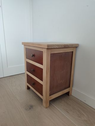 Cómoda madera maciza y dos mesillas