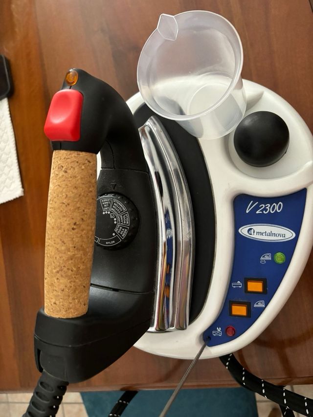 Ferro da stiro a vapore