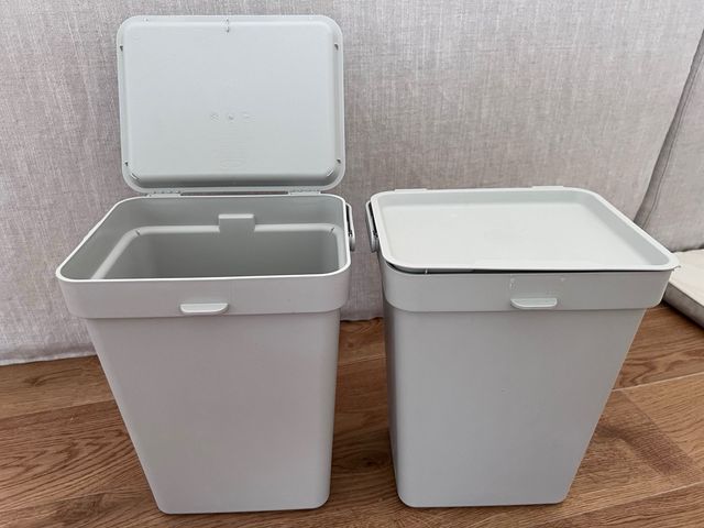 2 contenedores de Basura