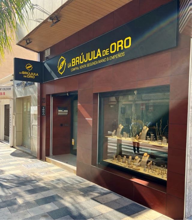 CRUZ DE ORO 18K/3.1Gr