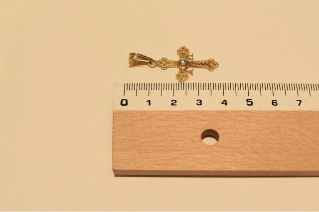 CRUZ DE ORO 18K/3.1Gr