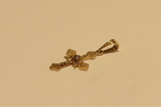 CRUZ DE ORO 18K/3.1Gr