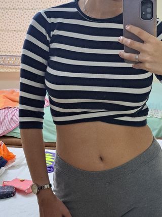 Croptop de rallas Pull and Bear. M