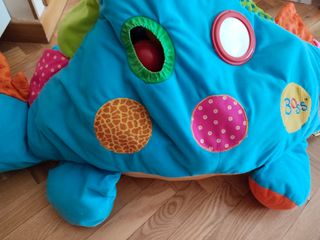 Dragón peluche almacenaje de bolas