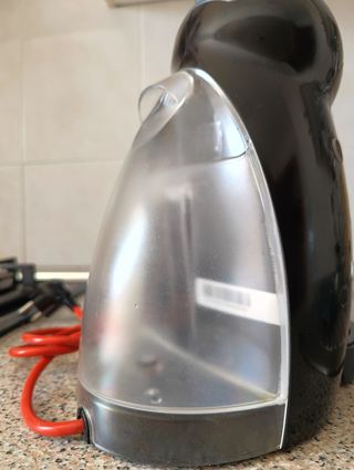 Cafetera + soporte cápsulas 