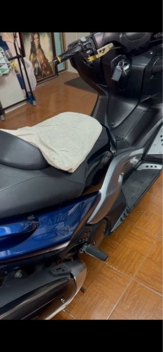 YAMAHA TMAX