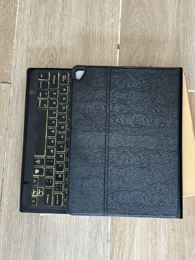 Custodia con tastiera DINGRICH per iPad 9.7 2018/6th