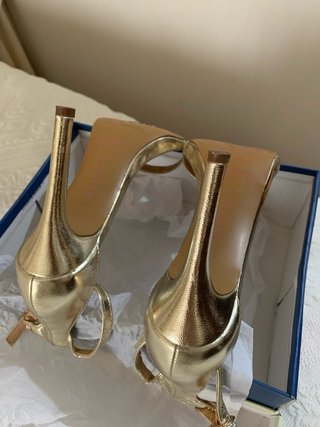 Sandalias doradas