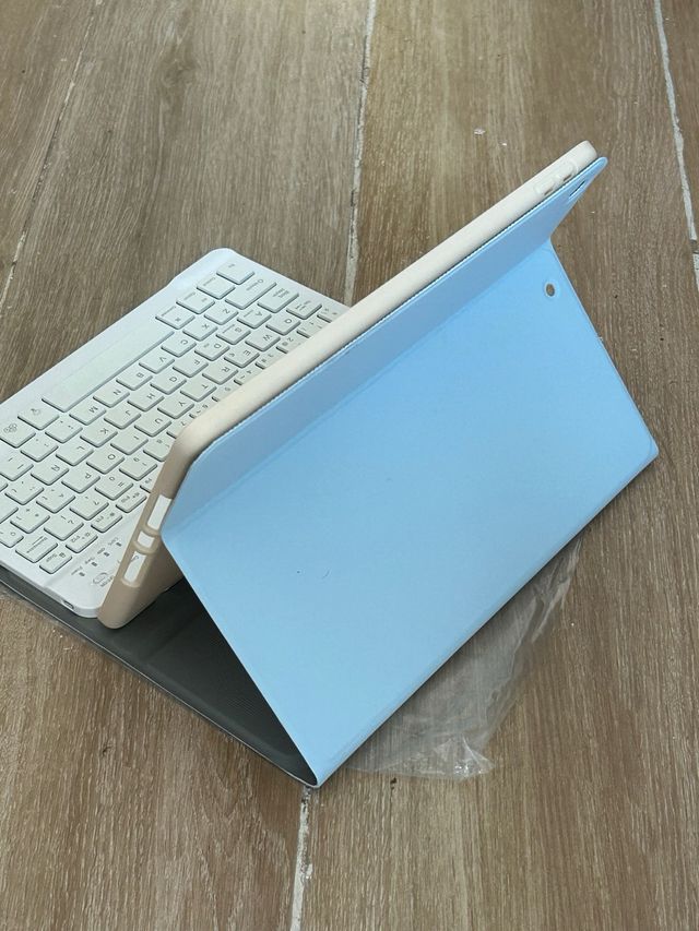 Funda teclado iPad 10.2” 7 gen y 8 gen y 9 gen