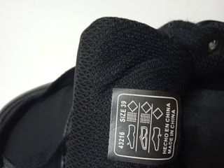 XTI Sneakers 43216 Black, talla 39.