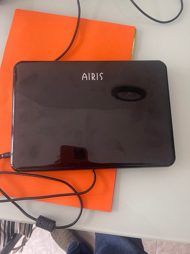 Netbook Airis Kira N10040