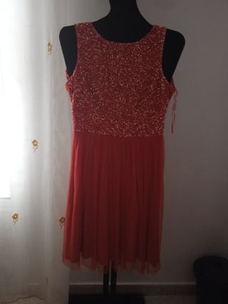  Vestido de mujer   de fiesta  hay dos fotos 