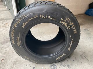 AVON F3000-gomma usata da Felipe Massa autografata