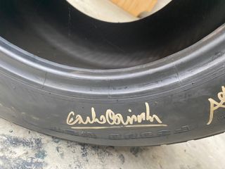 AVON F3000-gomma usata da Felipe Massa autografata