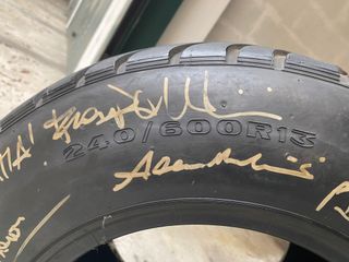 AVON F3000-gomma usata da Felipe Massa autografata