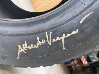 AVON F3000-gomma usata da Felipe Massa autografata