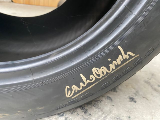 AVON F3000-gomma usata da Felipe Massa autografata