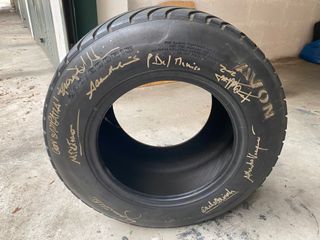 AVON F3000-gomma usata da Felipe Massa autografata