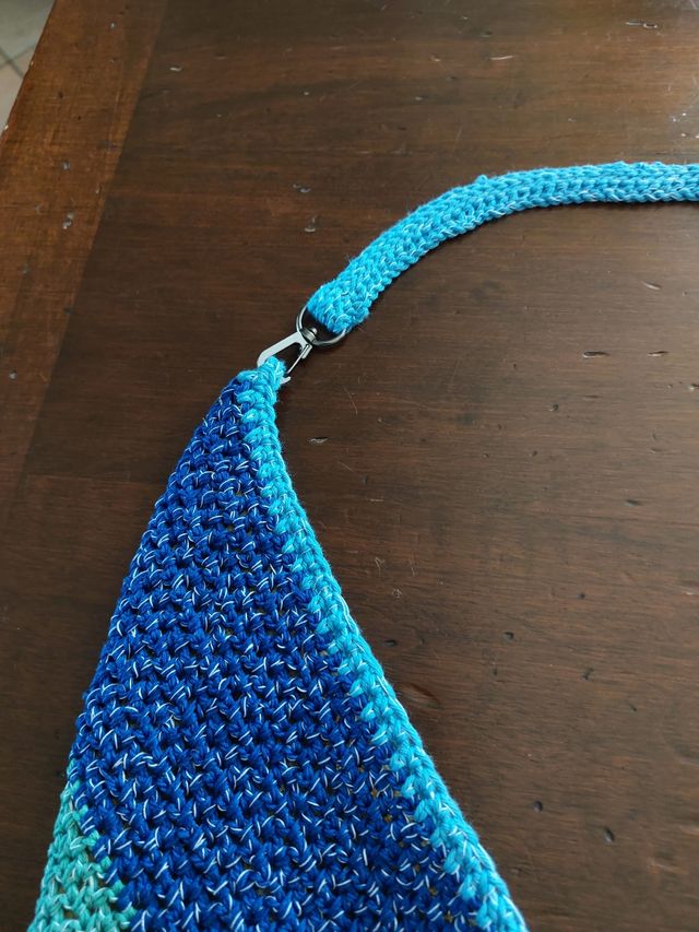 Borsa grande all'uncinetto