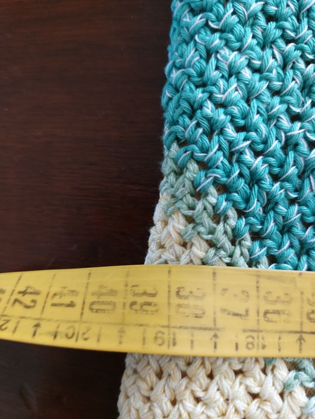 Borsa grande all'uncinetto